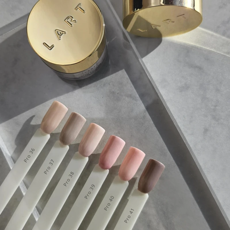 38 Puder kolorowy LART Manicure Tytanowy, 14g