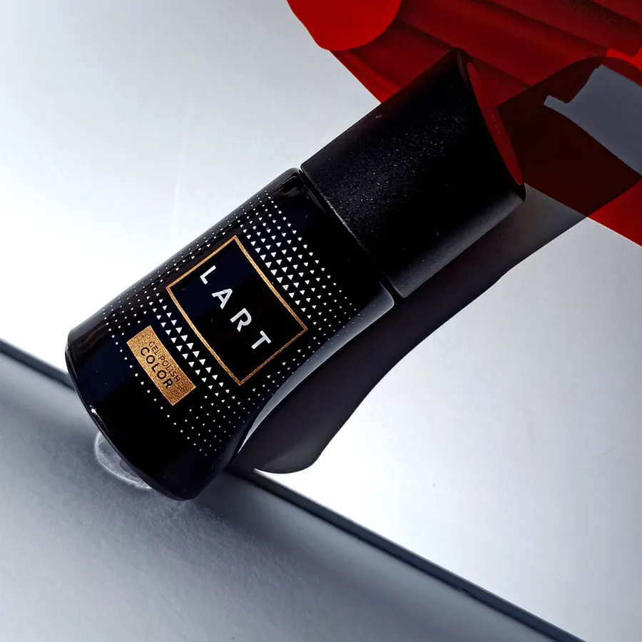 Manicure hybrydowy LART