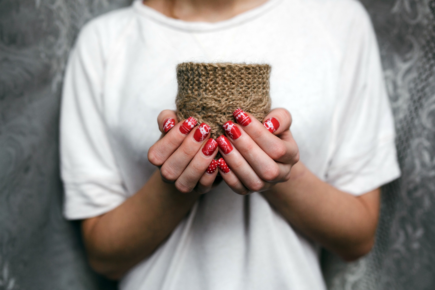 Bazy i topy – fundamenty trwałego i pięknego manicure hybrydowego